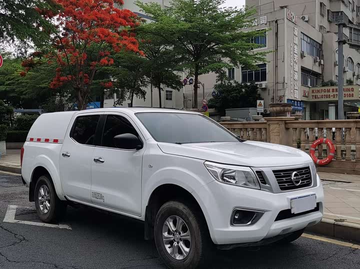Nissan Navara, 2022 — фото 6 из 9