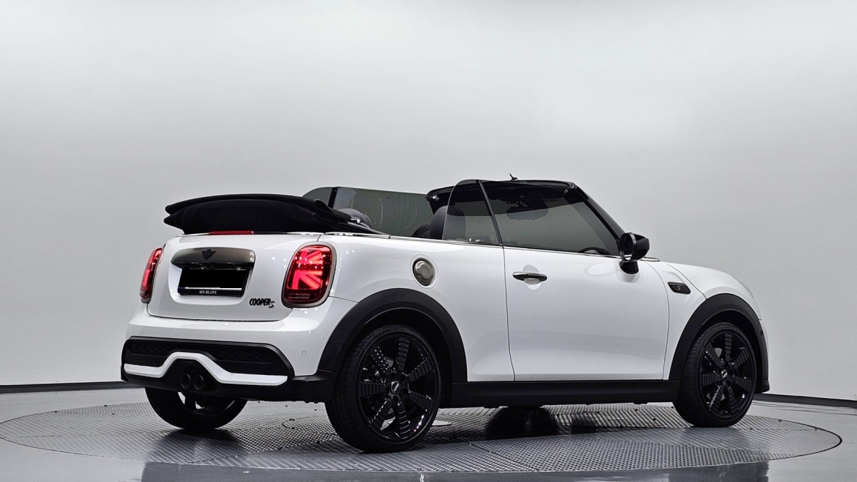 Mini Cooper Convertible, 2023 — фото 2 из 12