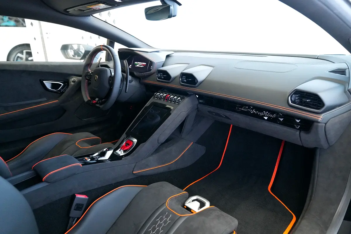 Lamborghini Huracan, 2023 — фото 7 из 10