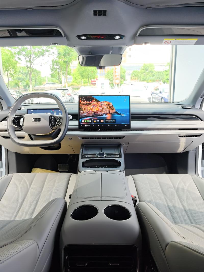 Geely Galaxy Starshine 8 EM-i, 2025 — фото 8 из 11