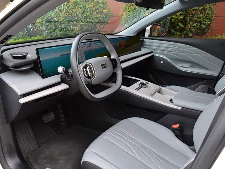 Geely Galaxy E8, 2024 — фото 7 из 9