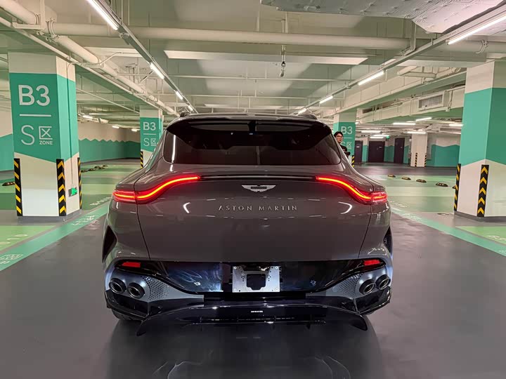 Aston Martin DBX, 2026 — фото 4 из 9