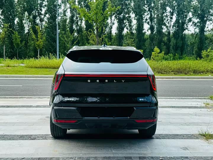 Geely Atlas L, 2025 — фото 9 из 9