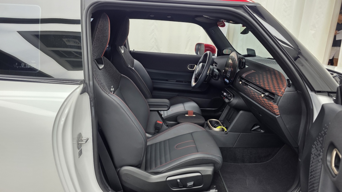 Mini Cooper, 2025 — фото 11 из 12