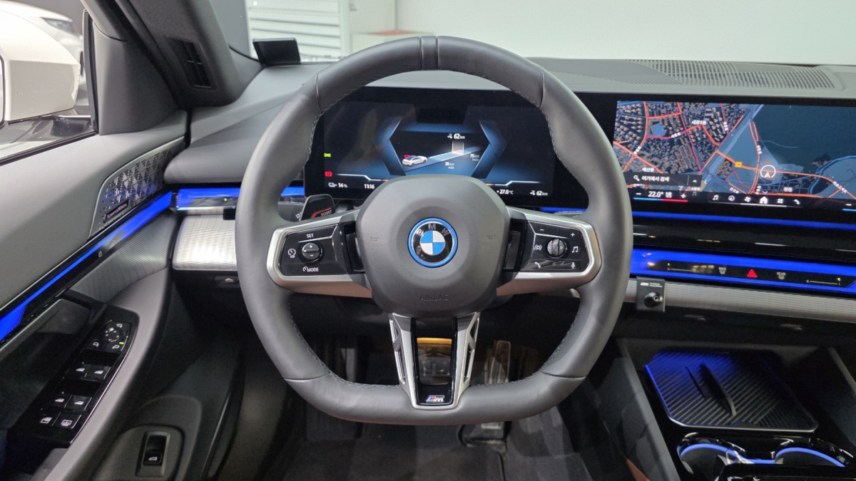 BMW i5, 2025 — фото 12 из 12