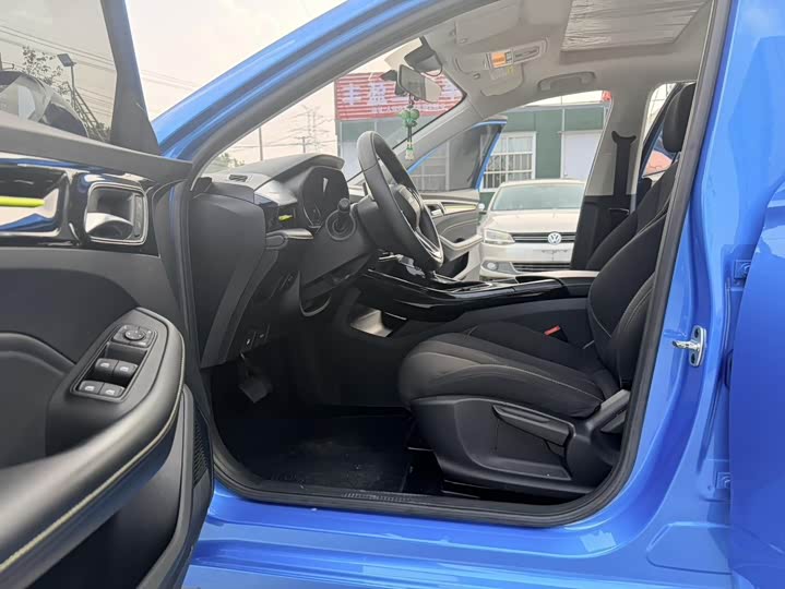 Roewe i5, 2021 — фото 5 из 9