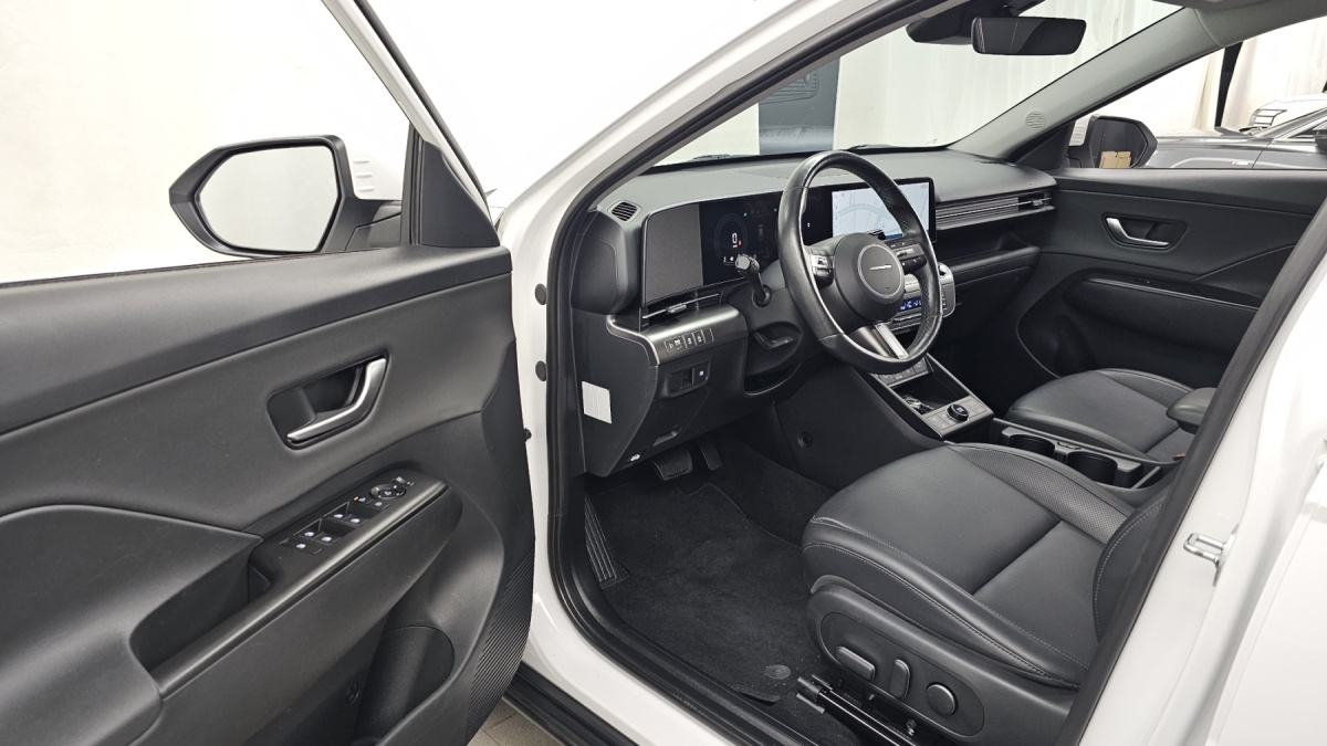 Hyundai Kona, 2023 — фото 9 из 12
