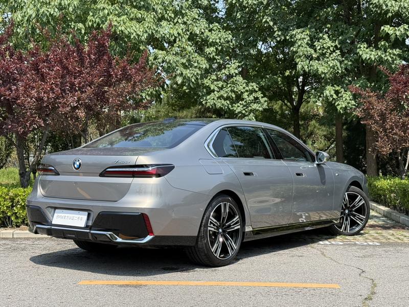 BMW 7 Series, 2025 — фото 5 из 11