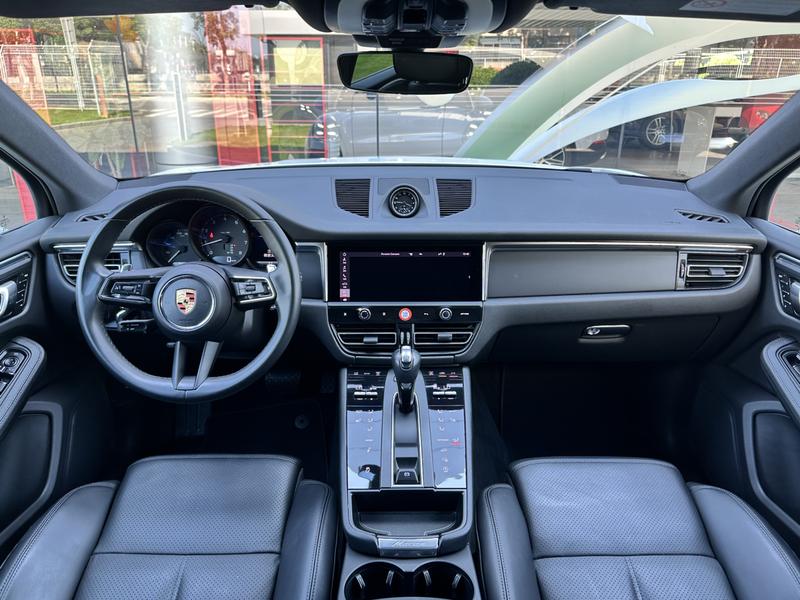 Porsche Macan, 2023 — фото 7 из 12