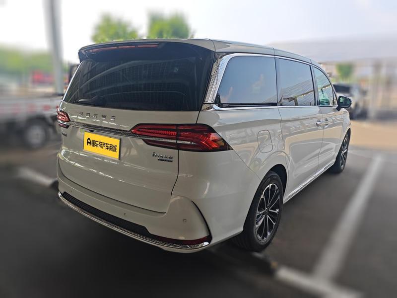 Roewe iMax 8, 2022 — фото 2 из 12