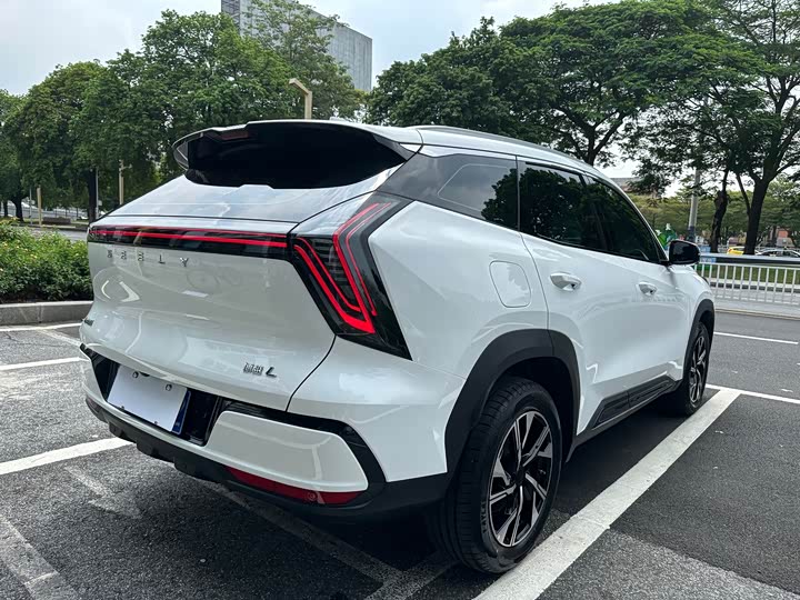 Geely Atlas L, 2025 — фото 6 из 9