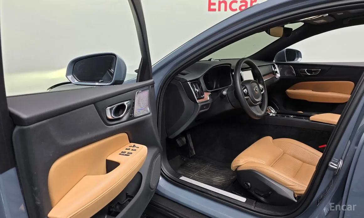 Volvo V60, 2022 — фото 10 из 12