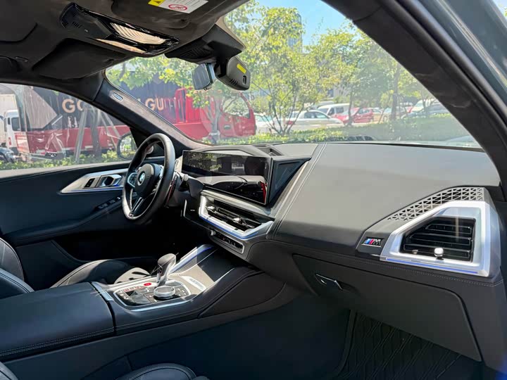 BMW XM, 2024 — фото 6 из 9