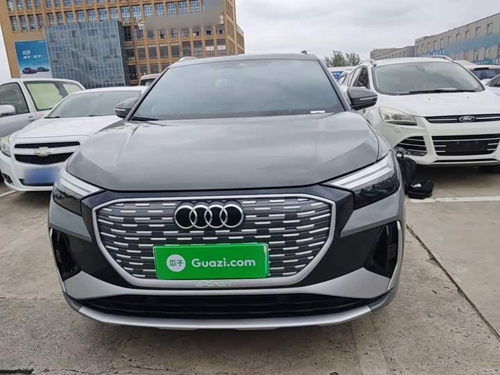 Audi Q4 e-tron, 2023 — фото 3 из 9
