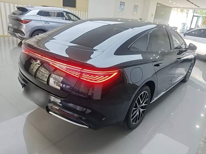 BYD Seal 07 DM-i Hybrid, 2026 — фото 5 из 9