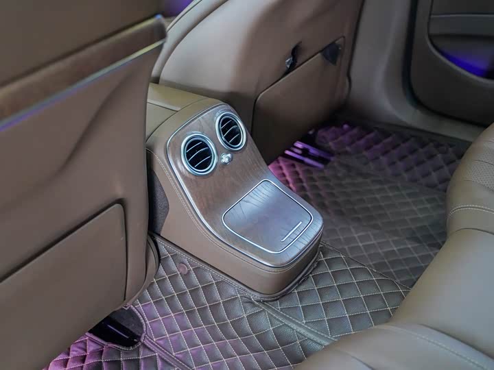 Mercedes-Benz E-Class, 2023 — фото 6 из 9