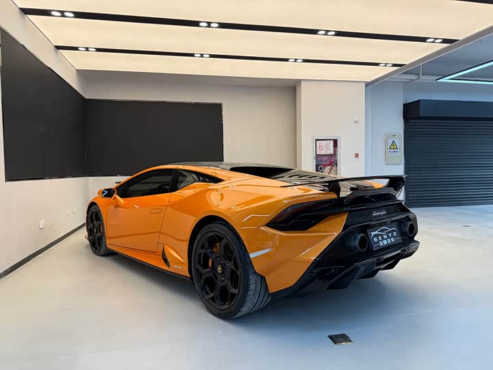 Lamborghini Huracán, 2024 — фото 7 из 9