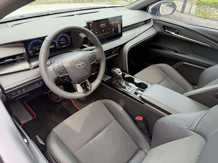 Toyota Camry, 2025 — фото 9 из 9