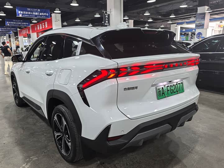 Geely Galaxy L7, 2024 — фото 8 из 9