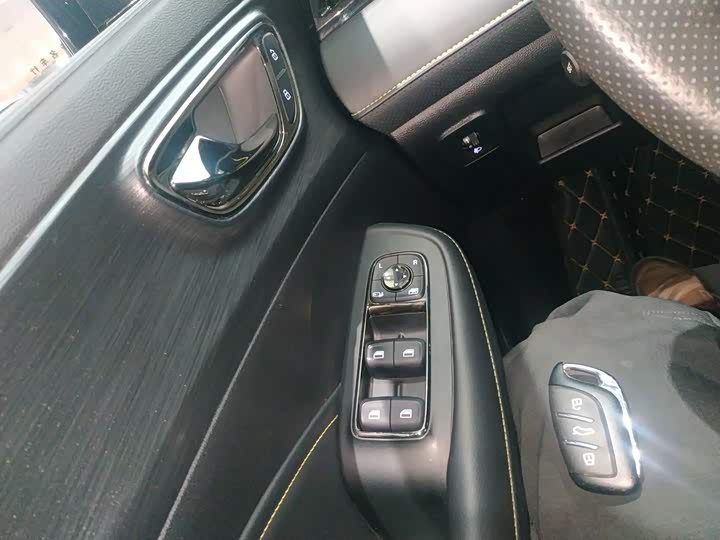 Roewe RX5, 2022 — фото 9 из 9