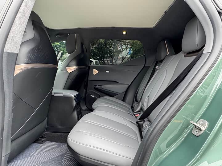 Zeekr X, 2023 — фото 7 из 9