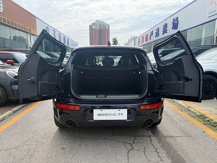 Mini Clubman, 2023 — фото 6 из 9