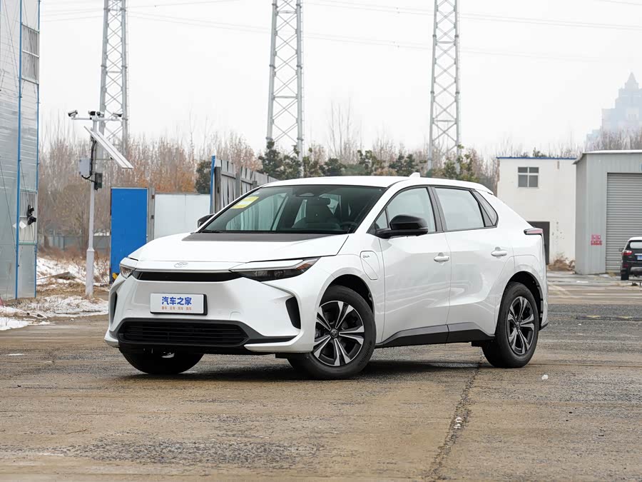Toyota bZ4X Platinum, 2026 — купить в Москве под ключ