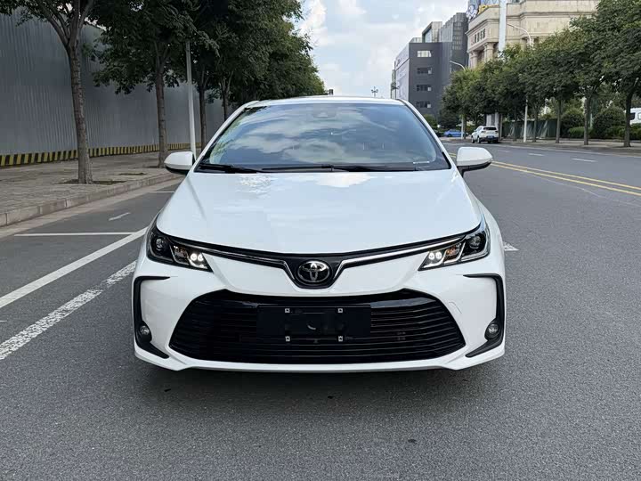 Toyota Corolla, 2023 — фото 2 из 9