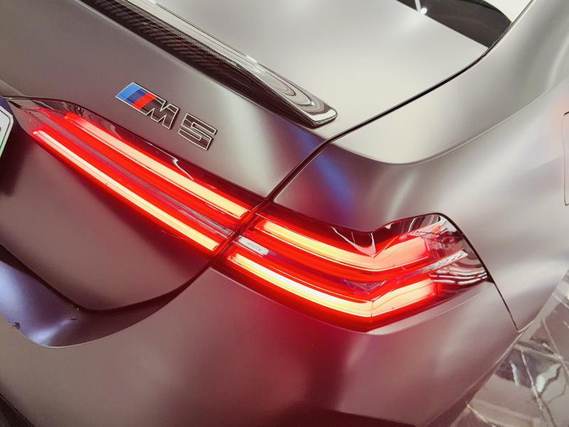 BMW M5 Hybrid, 2025 — фото 8 из 12