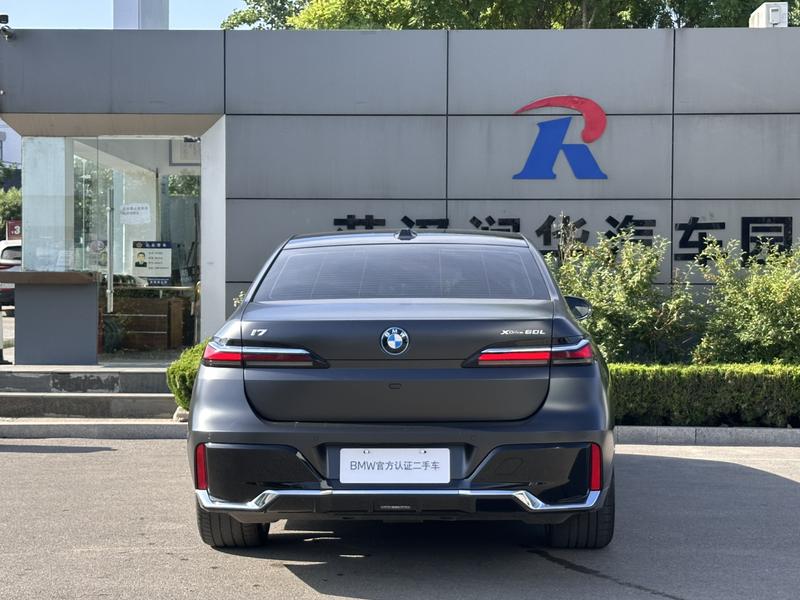 BMW i7, 2025 — фото 4 из 12