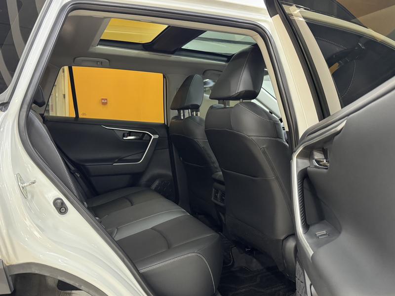 Toyota RAV4, 2023 — фото 12 из 12