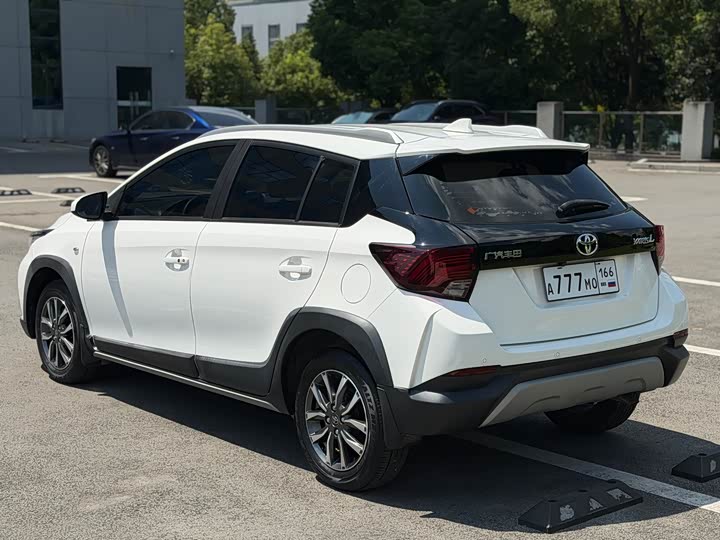 Toyota Yaris L Hatchback, 2022 — фото 7 из 9