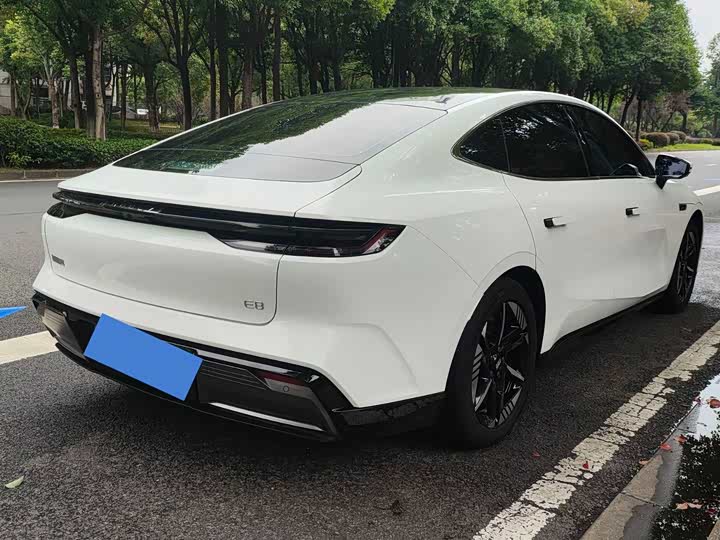 Geely Galaxy E8, 2024 — фото 4 из 9