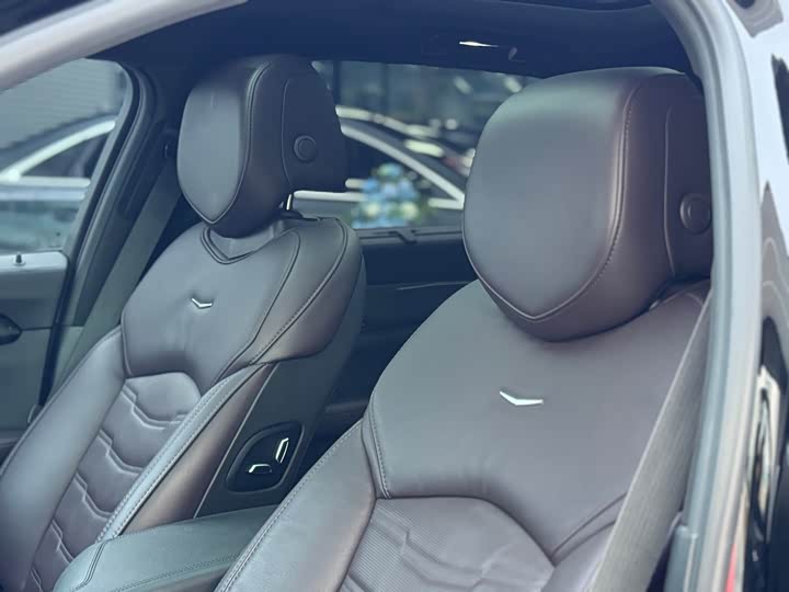 Cadillac CT6, 2022 — фото 7 из 9