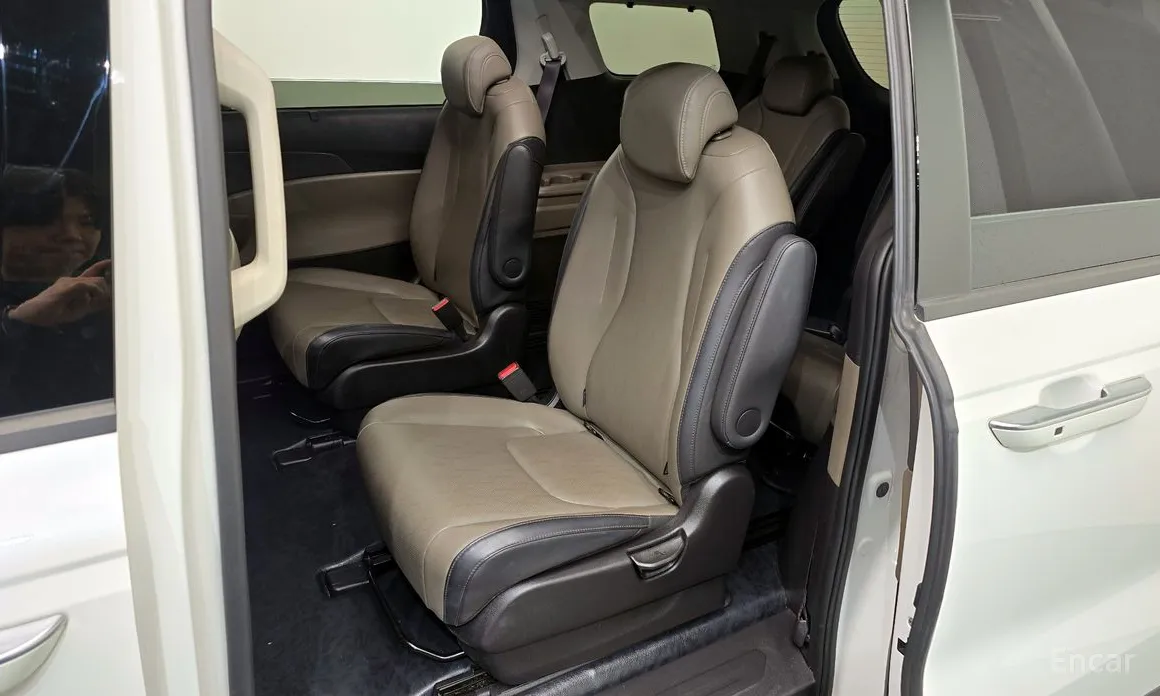 Kia Carnival, 2023 — фото 12 из 12