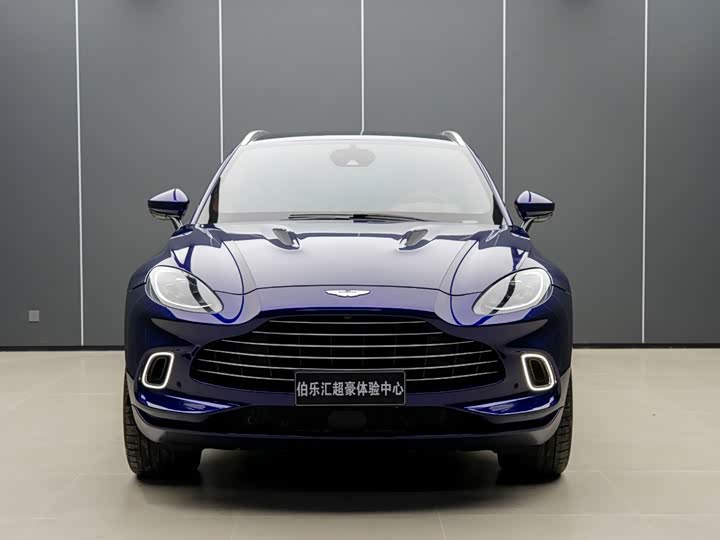 Aston Martin DBX, 2022 — фото 3 из 9