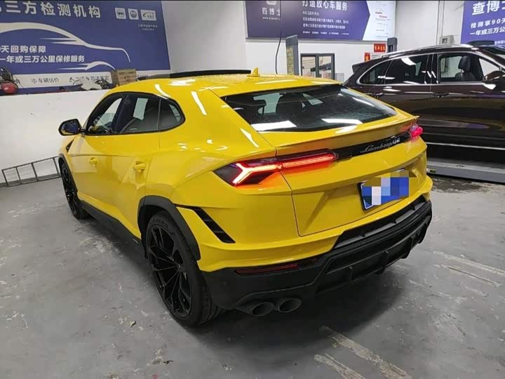 Lamborghini Urus, 2023 — фото 2 из 7