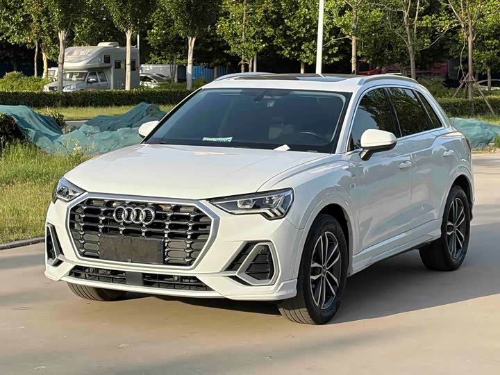 Audi Q3, 2022 — купить в Санкт-Петербурге под ключ
