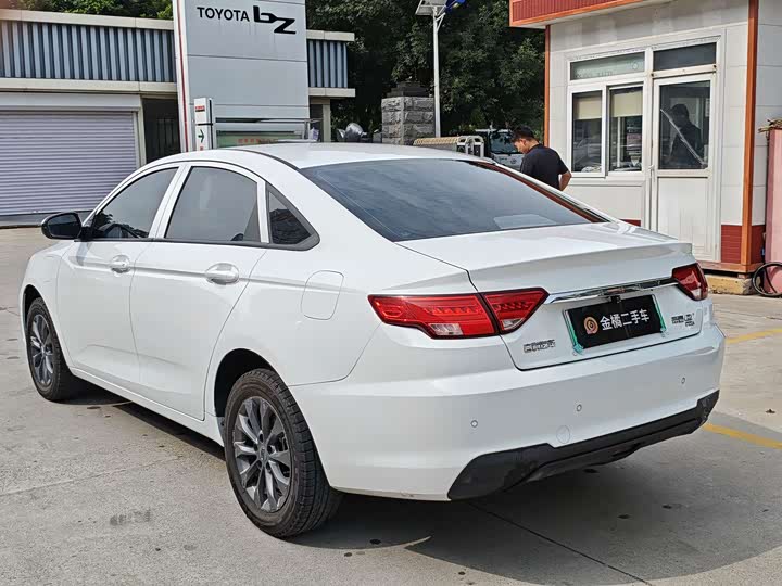 Geely Emgrand Hybrid/EV, 2023 — фото 2 из 9