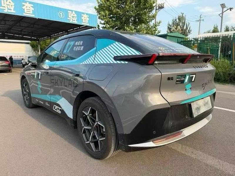 Lynk & Co Z20, 2024 — фото 4 из 10