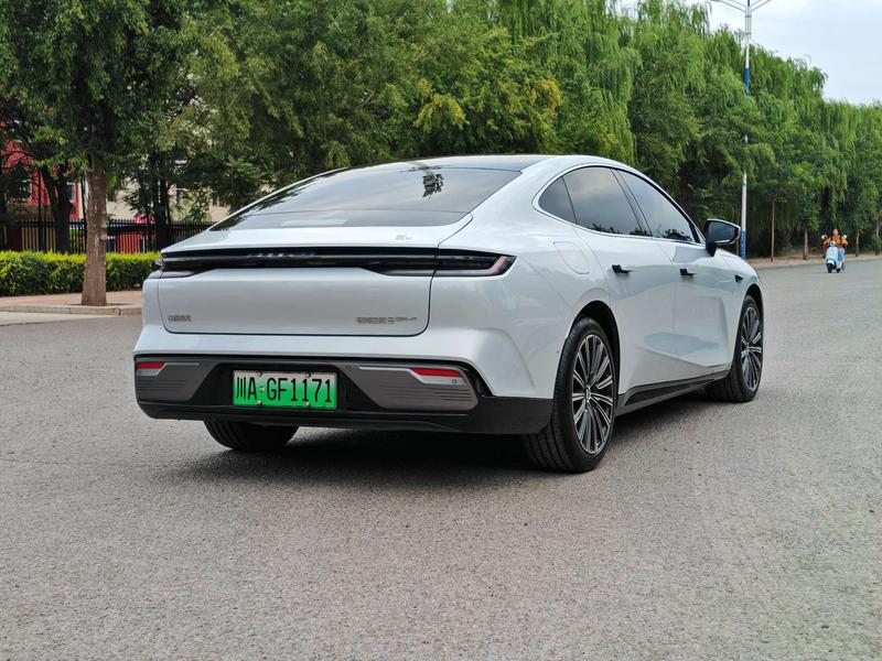 Geely Galaxy Starshine 8 EM-i, 2025 — фото 6 из 10