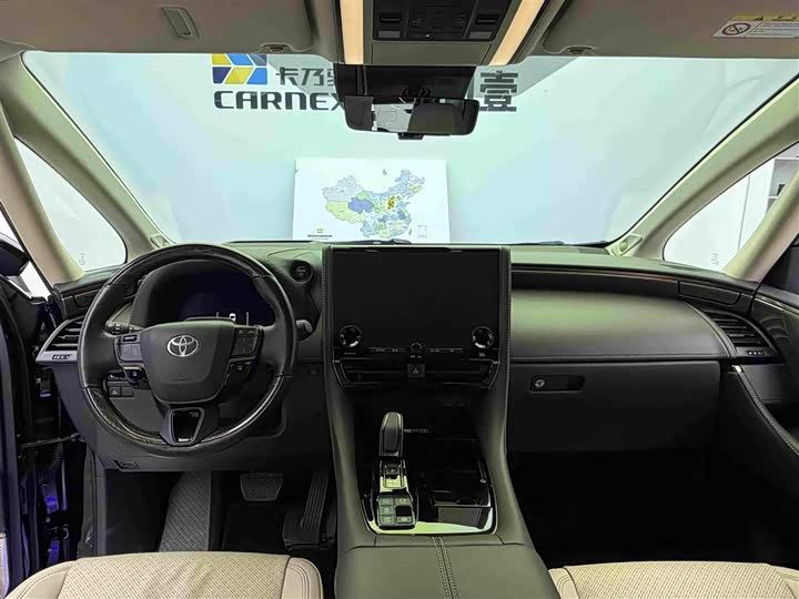 Toyota Alphard, 2023 — фото 7 из 9