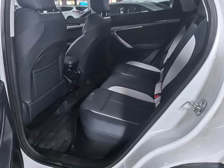 Geely Atlas L, 2025 — фото 8 из 9