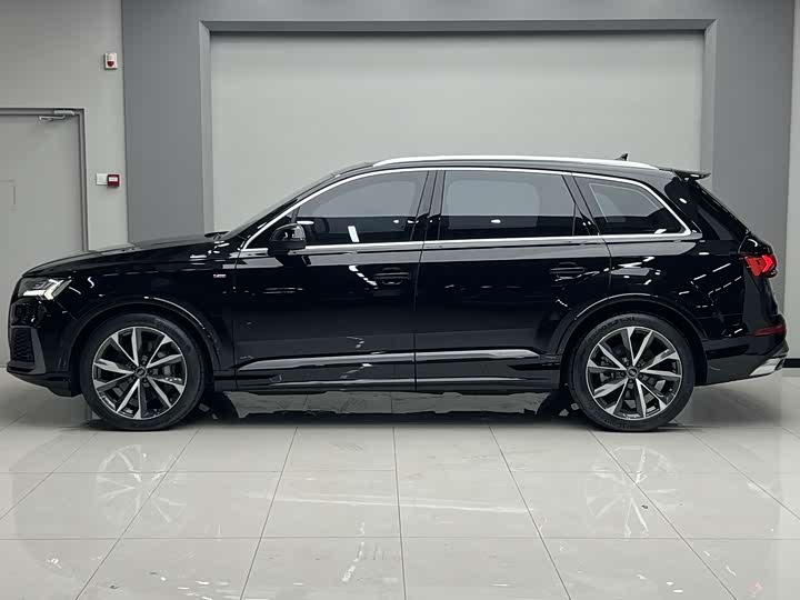 Audi Q7, 2023 — фото 2 из 9
