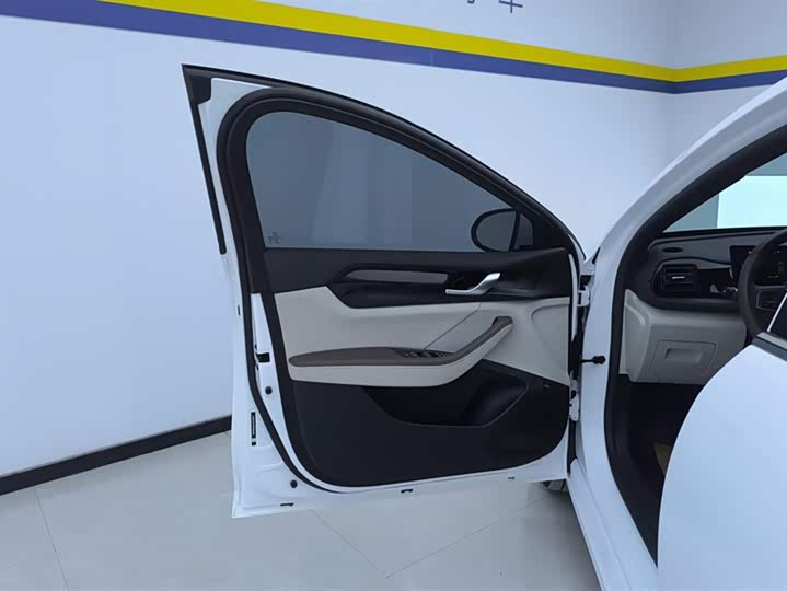 BYD Qin Plus, 2024 — фото 7 из 9