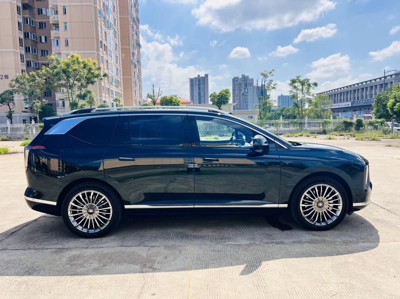 GAC Hyptec HL, 2025 — фото 8 из 12