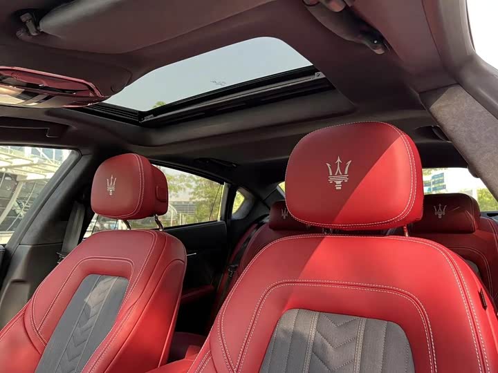 Maserati Quattroporte, 2022 — фото 9 из 9