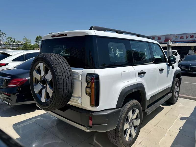 BAIC Beijing BJ40 Hybrid, 2026 — фото 6 из 12