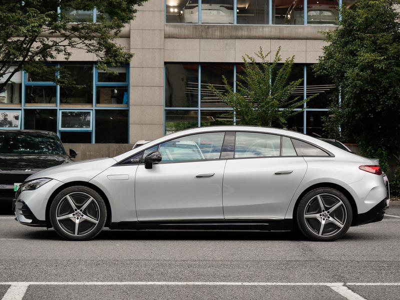 Mercedes-Benz EQE, 2024 — фото 3 из 12
