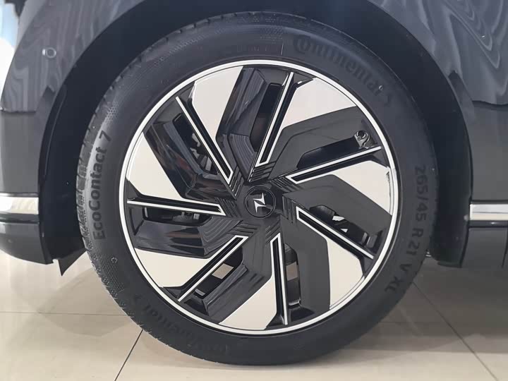 Dongfeng Yipai eπ 008, 2024 — фото 8 из 9